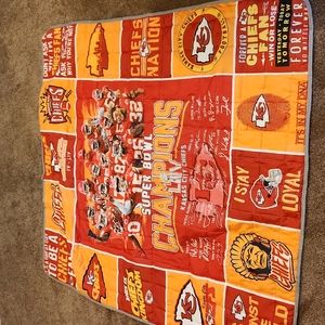 Kansas city chief quilted throw